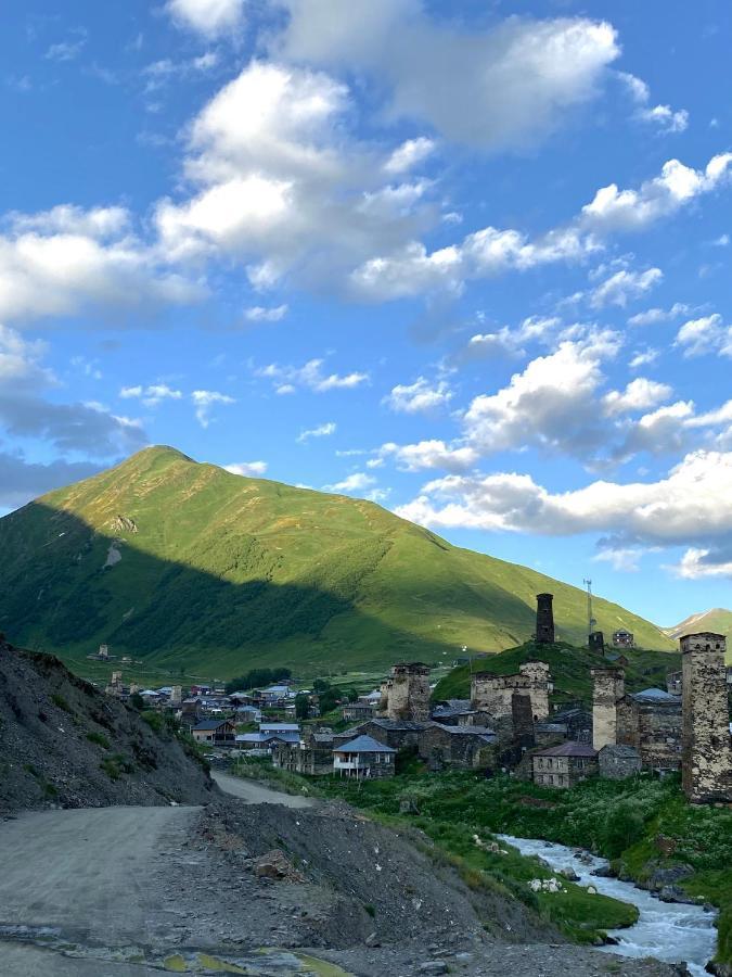 Готель Nizharadze'S Tower Ушґулі Екстер'єр фото