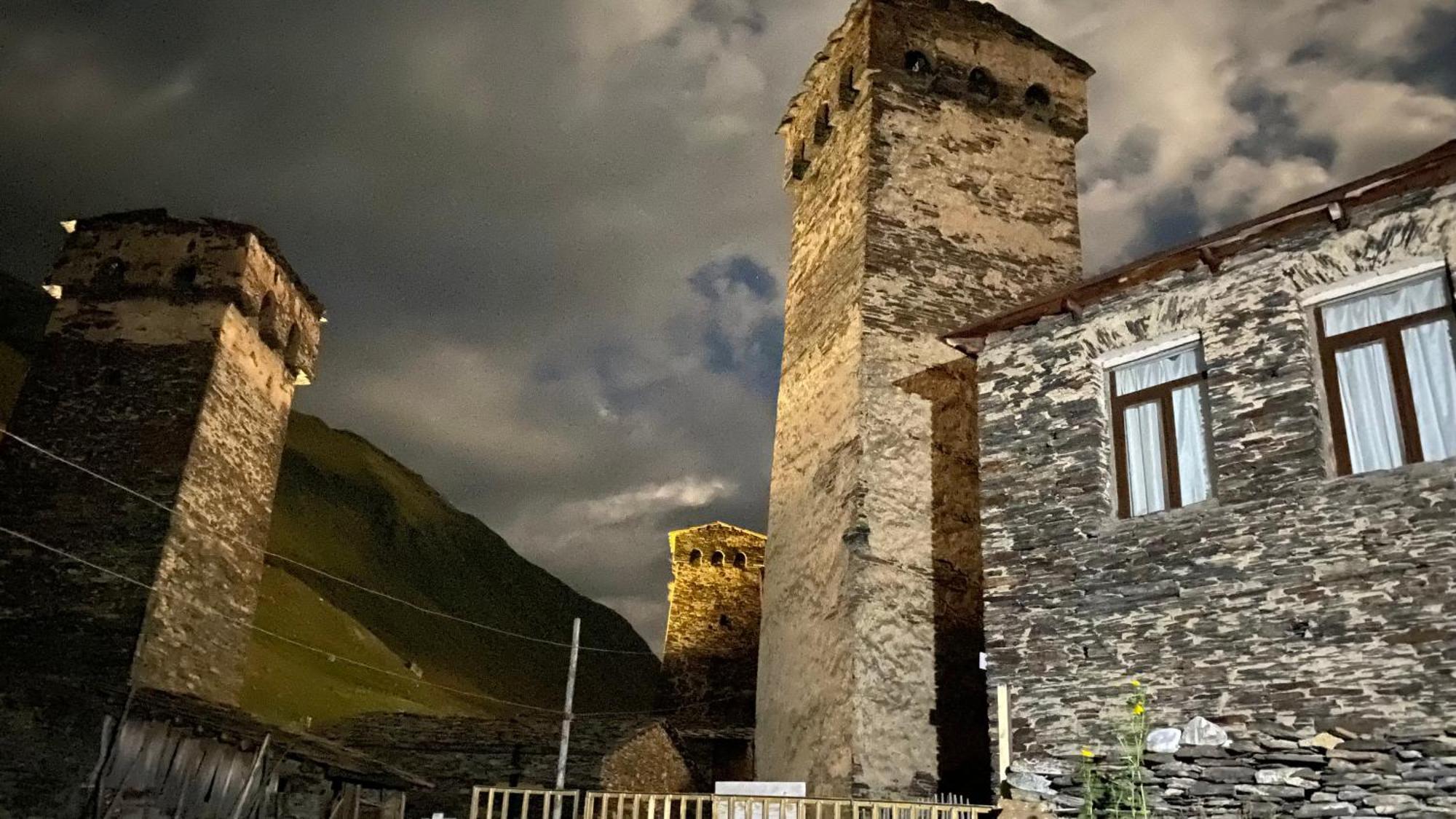 Готель Nizharadze'S Tower Ушґулі Екстер'єр фото